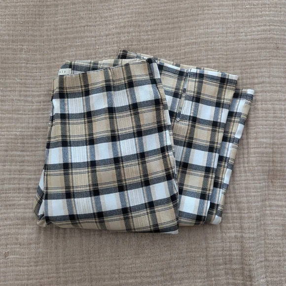 Plaid Women's Cropped Flare Pants! - Picture 2 of 14